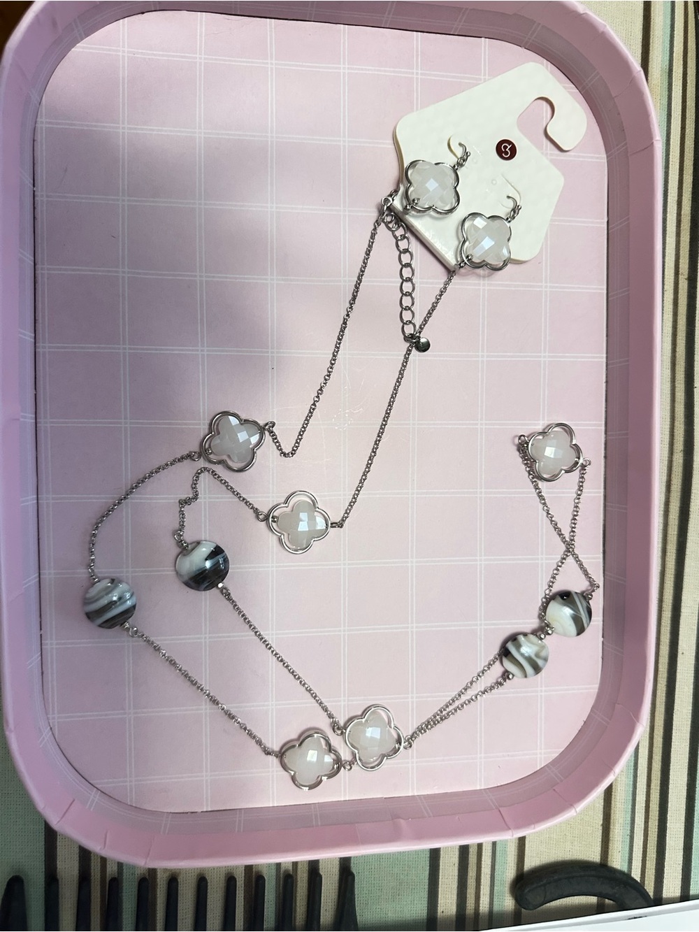 Silver-Tone White Floral & Marbled Bead Necklace and Earring Set